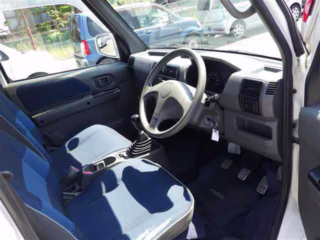 MITSUBISHI TOWN BOX