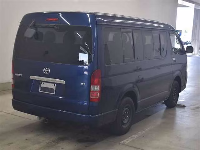 TOYOTA HIACE