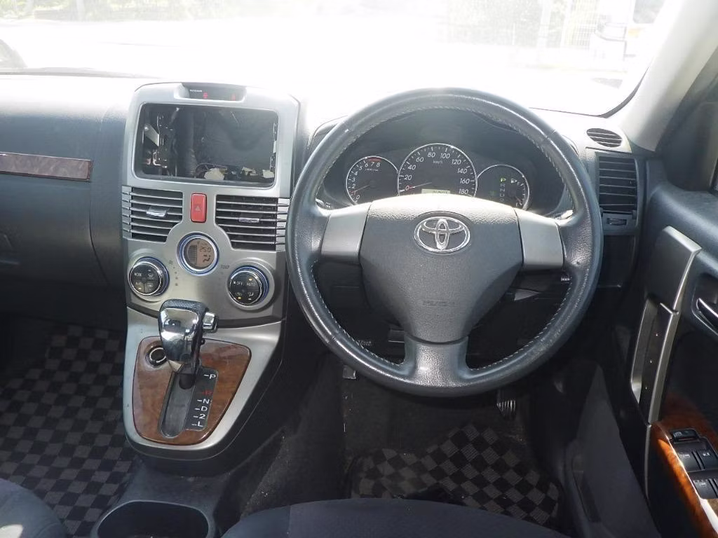 TOYOTA RUSH