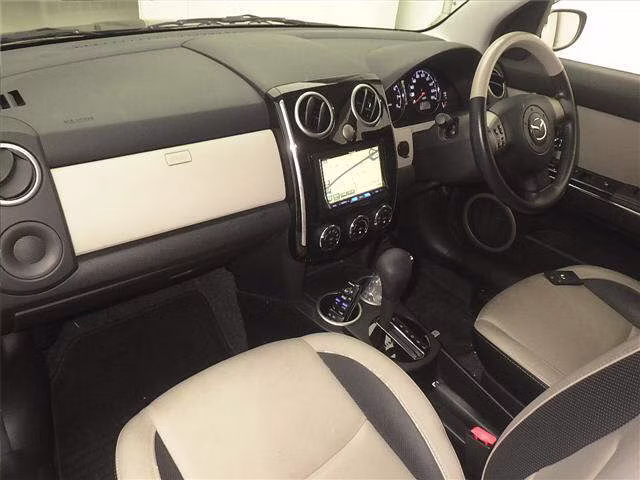 MAZDA VERISA