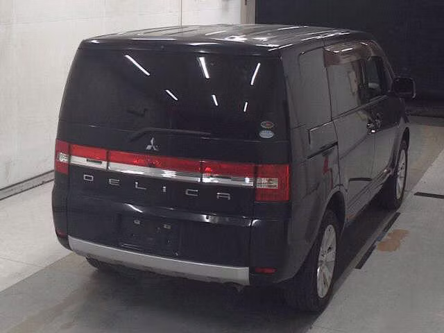 MITSUBISHI DELICA D:5
