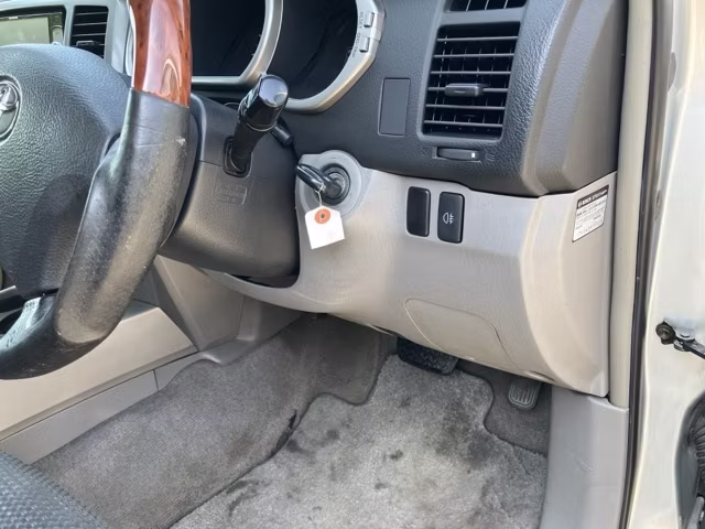 TOYOTA HILUX SURF