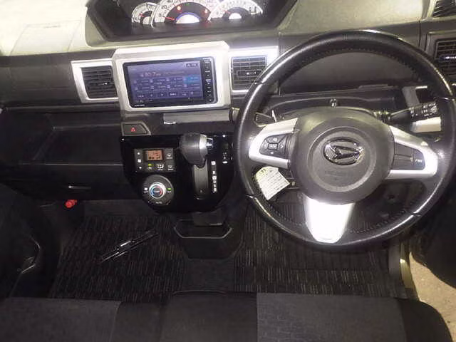 DAIHATSU WAKE