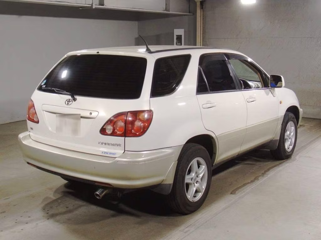 TOYOTA HARRIER