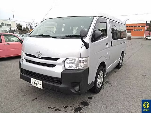 TOYOTA HIACE