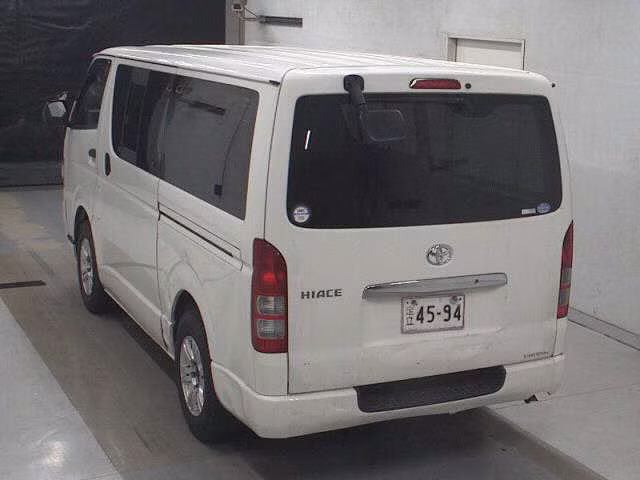 TOYOTA REGIUS ACE