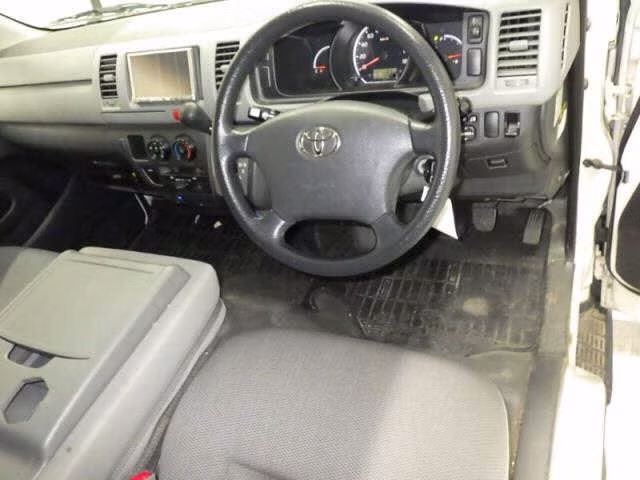 TOYOTA REGIUS ACE