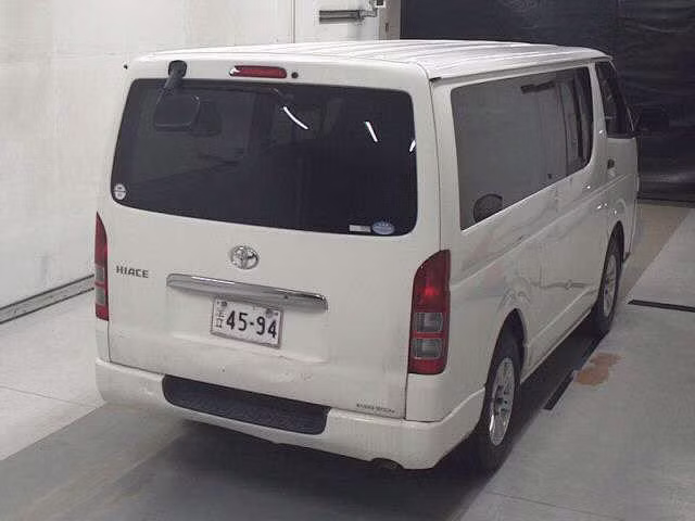 TOYOTA REGIUS ACE