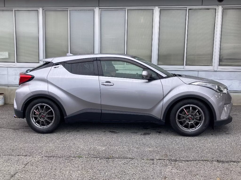 TOYOTA C-HR