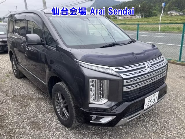 MITSUBISHI DELICA D:5