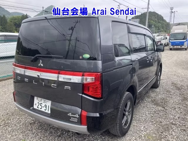MITSUBISHI DELICA D:5