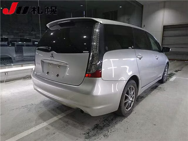 MITSUBISHI GRANDIS