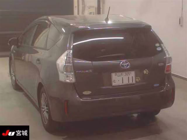 TOYOTA PRIUS ALPHA