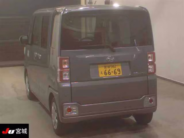 DAIHATSU WAKE