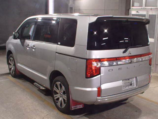 MITSUBISHI DELICA D:5