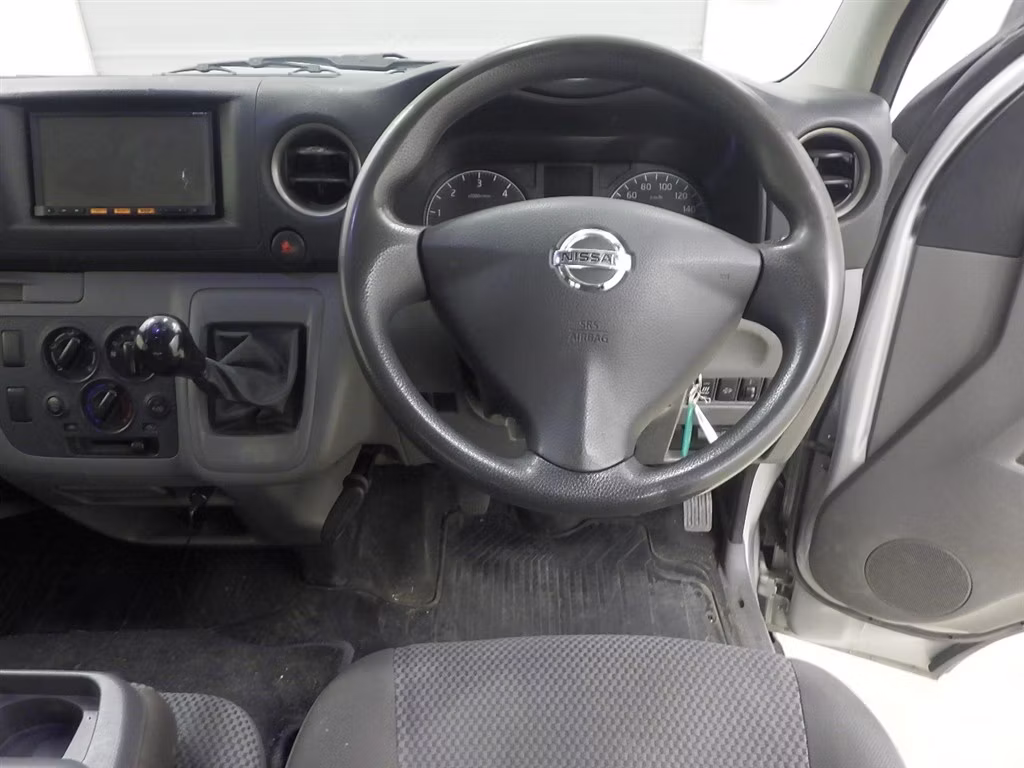 NISSAN NV350 CARAVAN