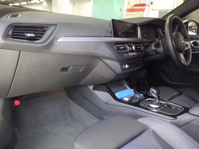 BMW 1-SERIES