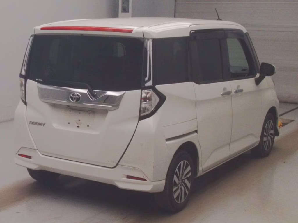 TOYOTA ROOMY