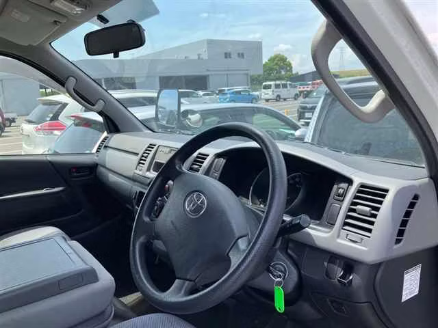 TOYOTA REGIUS ACE