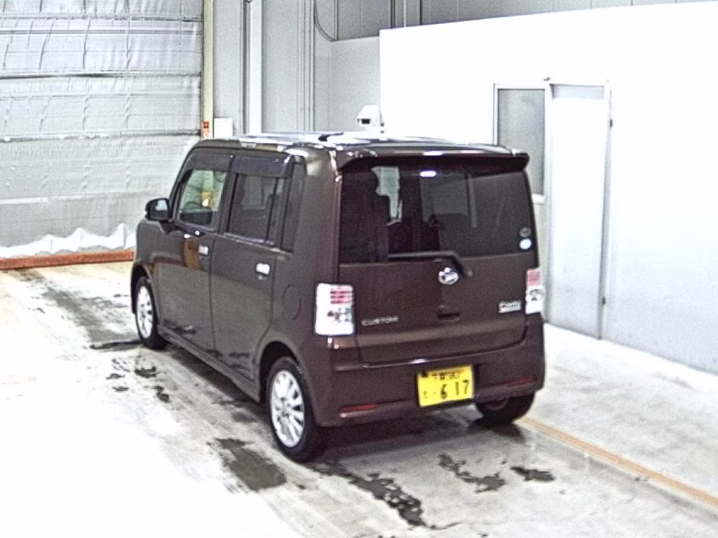DAIHATSU MOVE CONTE