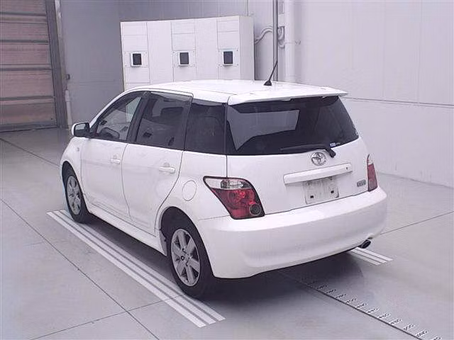 TOYOTA IST