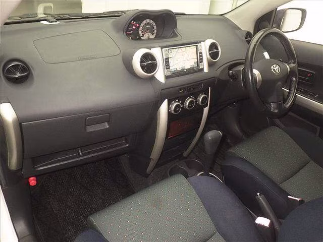 TOYOTA IST