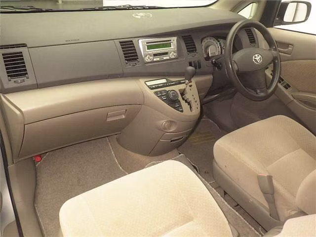 TOYOTA ISIS