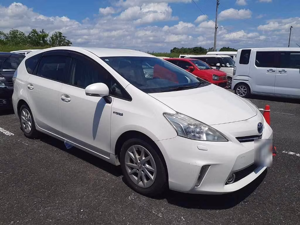 TOYOTA PRIUS ALPHA
