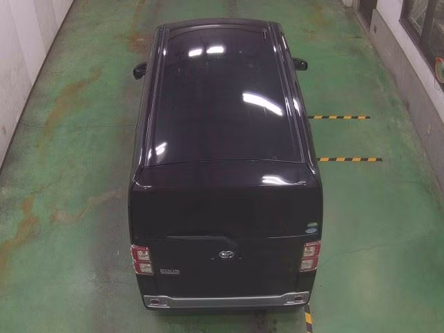 TOYOTA PIXIS MEGA
