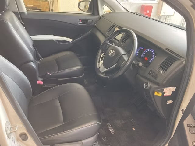 TOYOTA ISIS