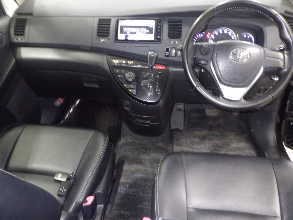 TOYOTA ISIS