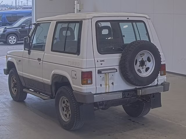 MITSUBISHI PAJERO
