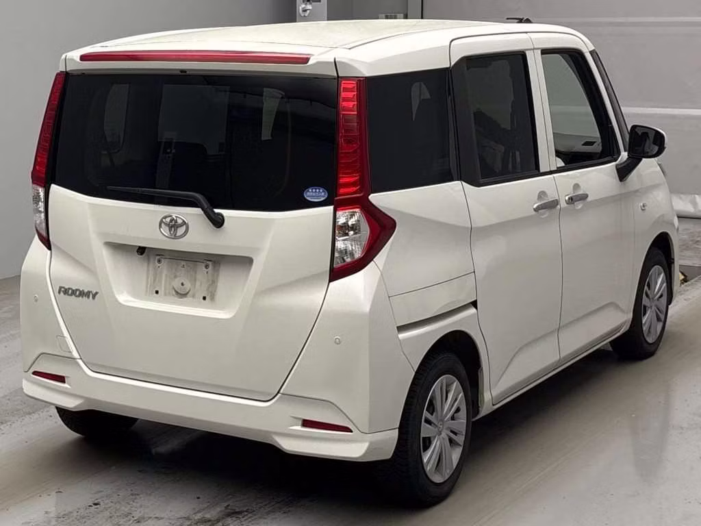 TOYOTA ROOMY