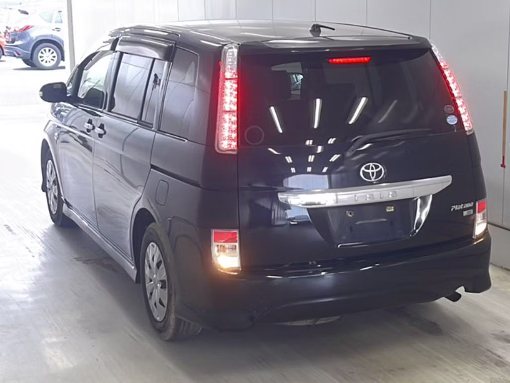 TOYOTA ISIS