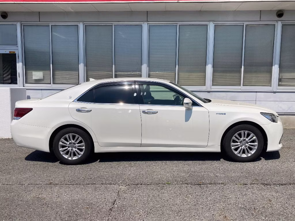 TOYOTA CROWN