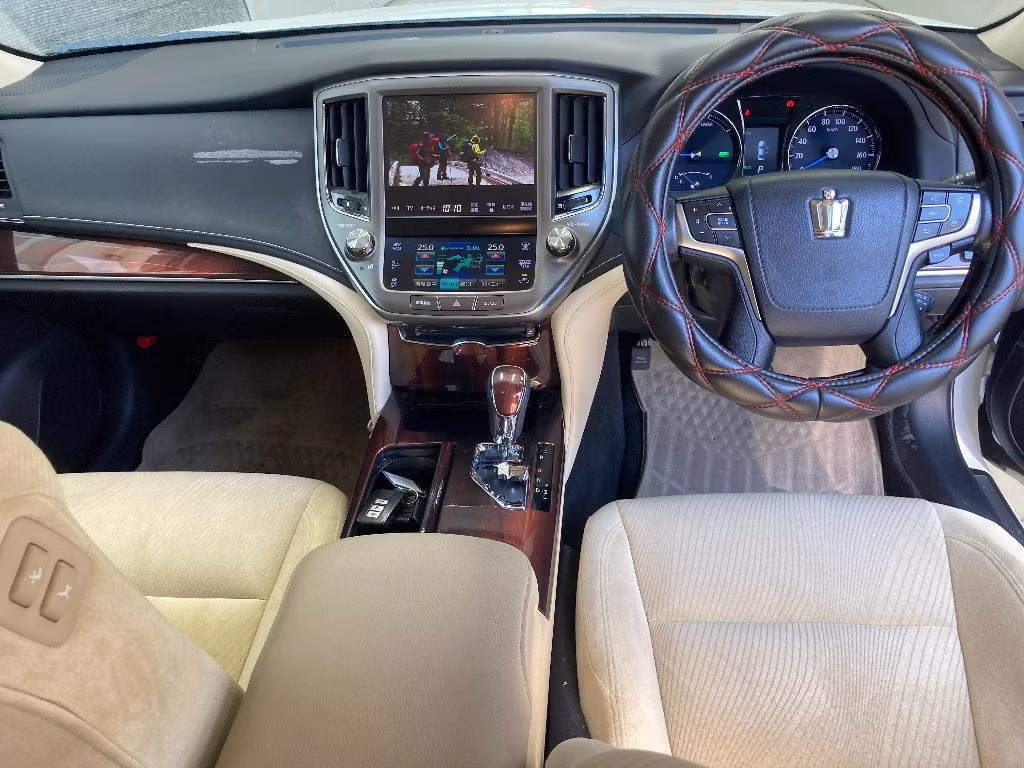 TOYOTA CROWN