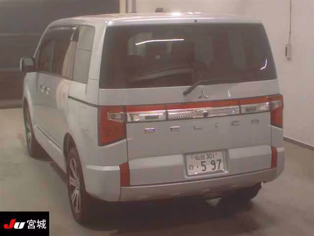 MITSUBISHI DELICA D:5