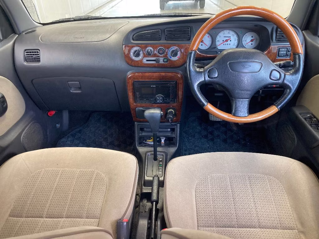 DAIHATSU MIRA GINO