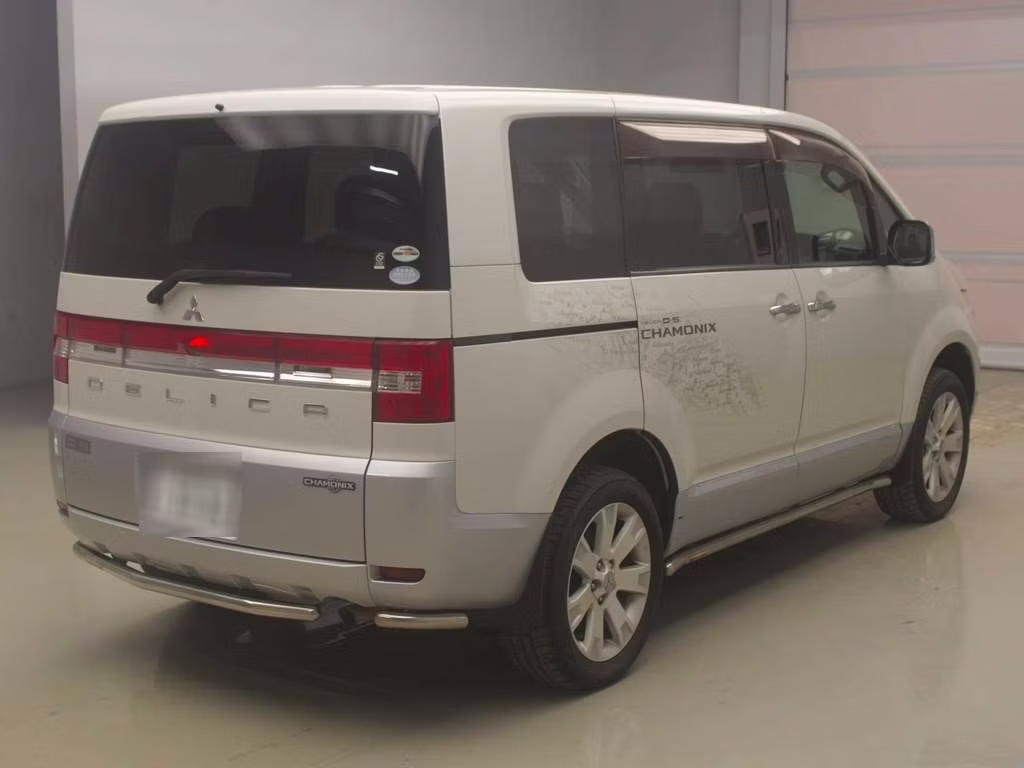 MITSUBISHI DELICA D:5