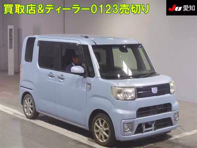 DAIHATSU WAKE