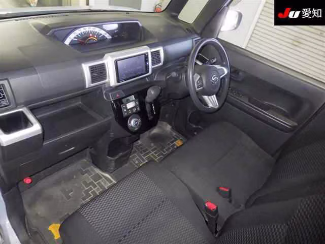 DAIHATSU WAKE
