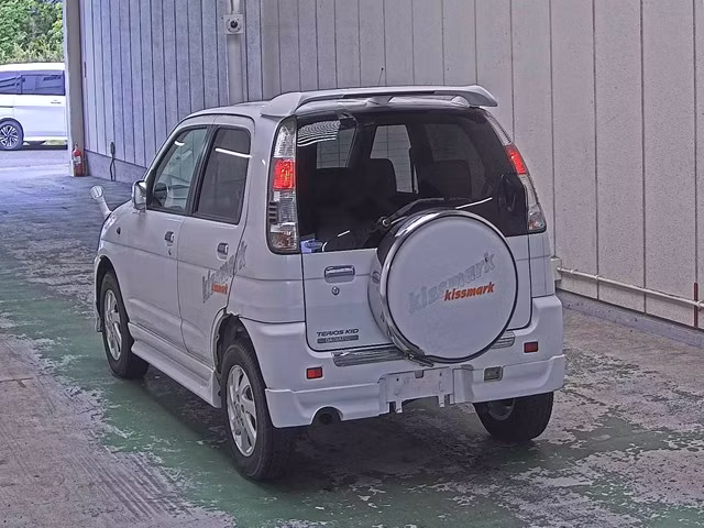 DAIHATSU TERIOS KID