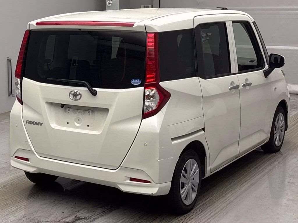 TOYOTA ROOMY