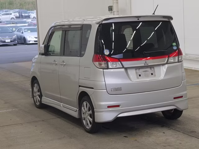 MITSUBISHI DELICA D:2