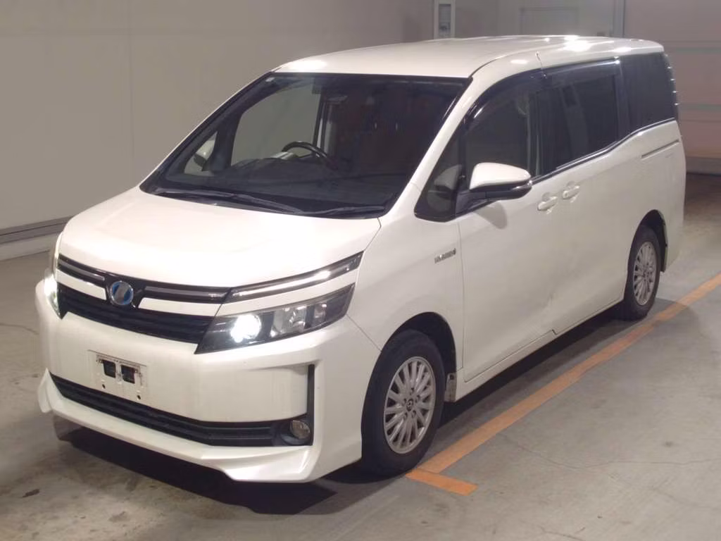 TOYOTA VOXY