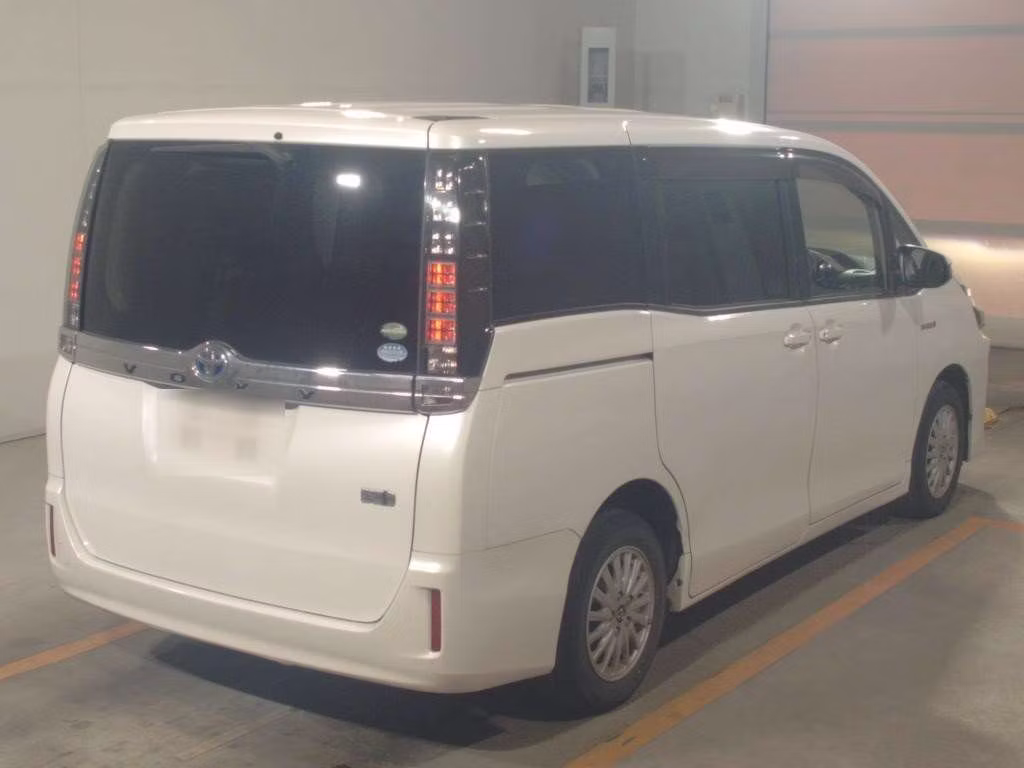 TOYOTA VOXY