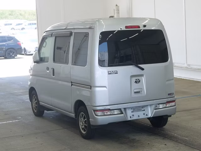 TOYOTA PIXIS VAN