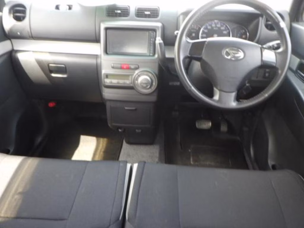 DAIHATSU MOVE CONTE