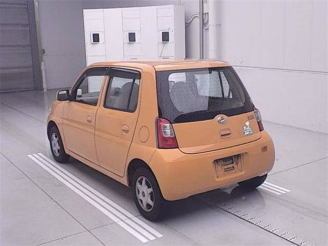 DAIHATSU ESSE