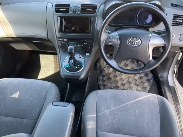 TOYOTA MARK X ZIO